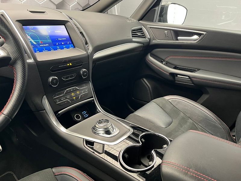 Ford S-MAX 2,5 HEV ST-Line - fotka 22 z 68