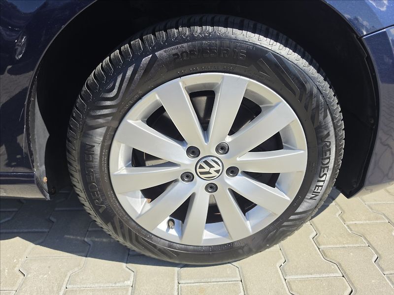 Volkswagen Passat 1,4 TSi 90KW Comfortline NAVI - fotka 41 z 45