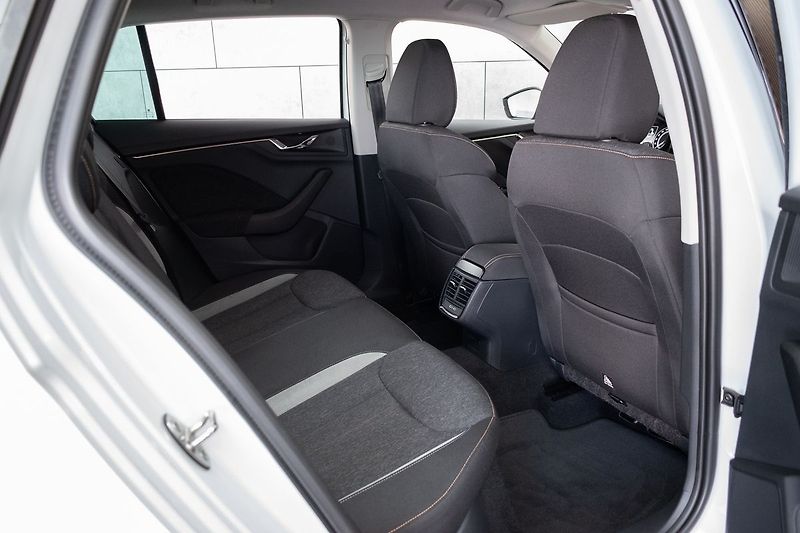 Škoda Scala 1.0 TSI STYLE PLUS*DPH*ČR* - fotka 13 z 39
