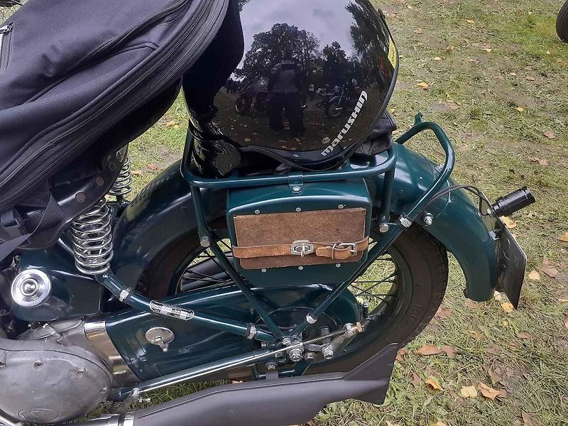Milovníci historických automobilů i motocyklů si první říjnovou sobotu přišli na své při tradičním závodu Brno-Soběšice.