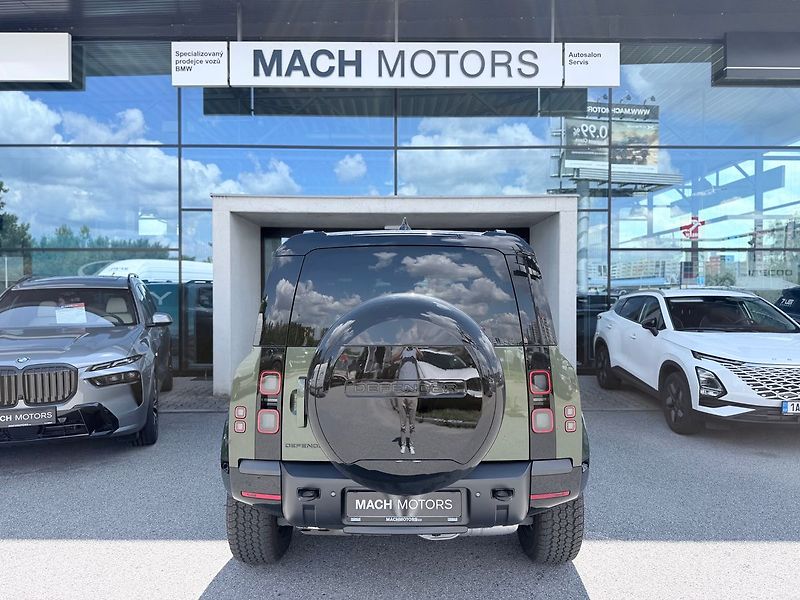 Land Rover Defender X-Dynamic SE D250 - fotka 4 z 17