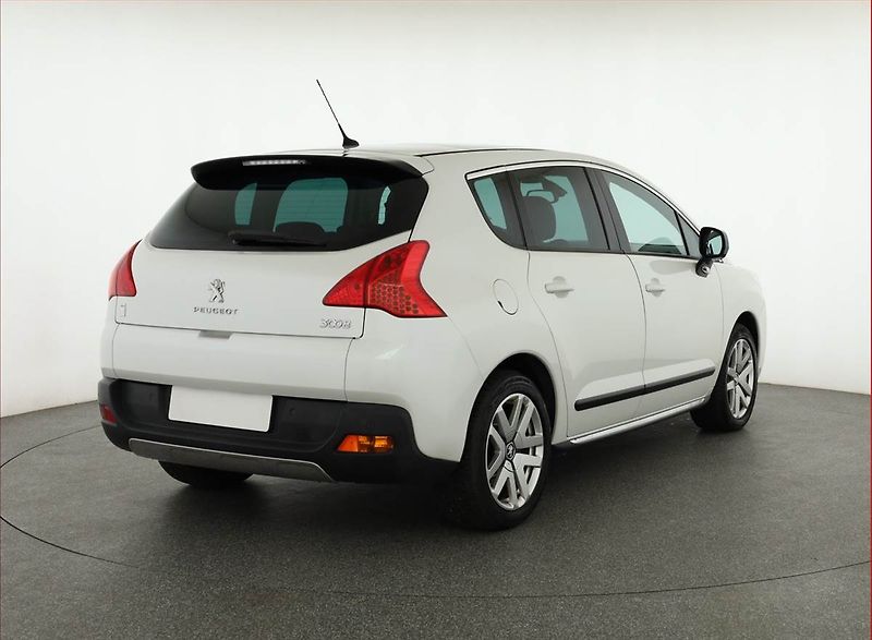 Peugeot 3008 (2012) Hybrid4, 4X4, Automat - fotka 5 z 16