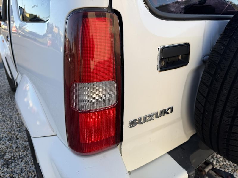 Suzuki Jimny 1,3i/63kW 4x4 - Klima,TZ,... - fotka 51 z 70