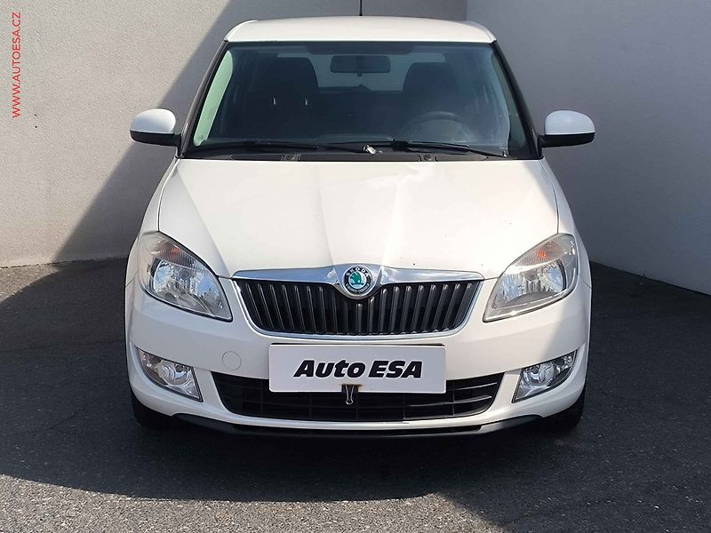 Škoda Fabia (2011) 1.6 TDI, ČR, Klima - fotka 2 z 15