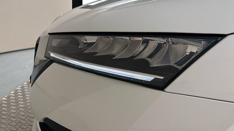 Škoda Octavia 2.0 TDI Style - fotka 18 z 25