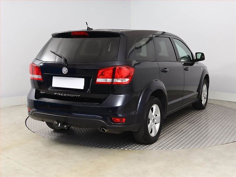Fiat Freemont (2011) 2.0 MultiJet, 7 míst, Tempomat - fotka 5 z 16
