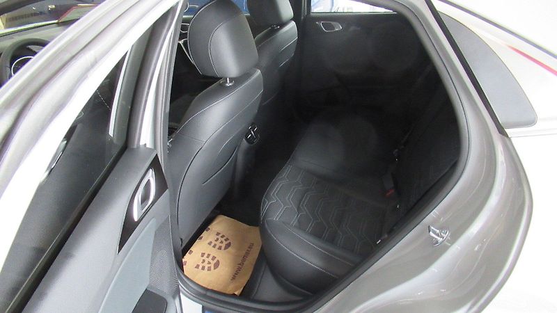 Kia XCeed (2026) CD 1,6 T-GDi GPF 7DCT STEEL ED - fotka 4 z 7