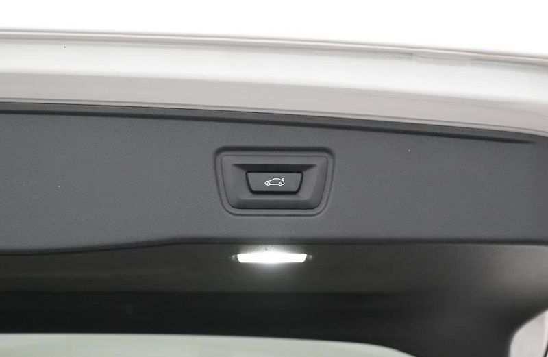 BMW i5 eDrive40 Touring M SoH 97% Taž - fotka 22 z 26
