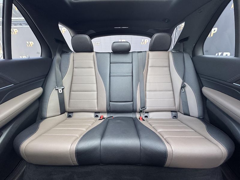 Mercedes-Benz GLE (2019) 400d 4M, AMG Line, 360°, DPH - fotka 16 z 47