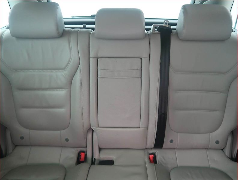 Volkswagen Touareg (2012) 3.0 TDI, 4X4, Automat - fotka 10 z 18