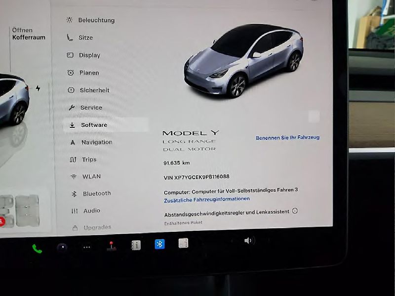 Tesla Model Y (2023) Long Range AWD – 514 HP, 4×4 - fotka 9 z 11