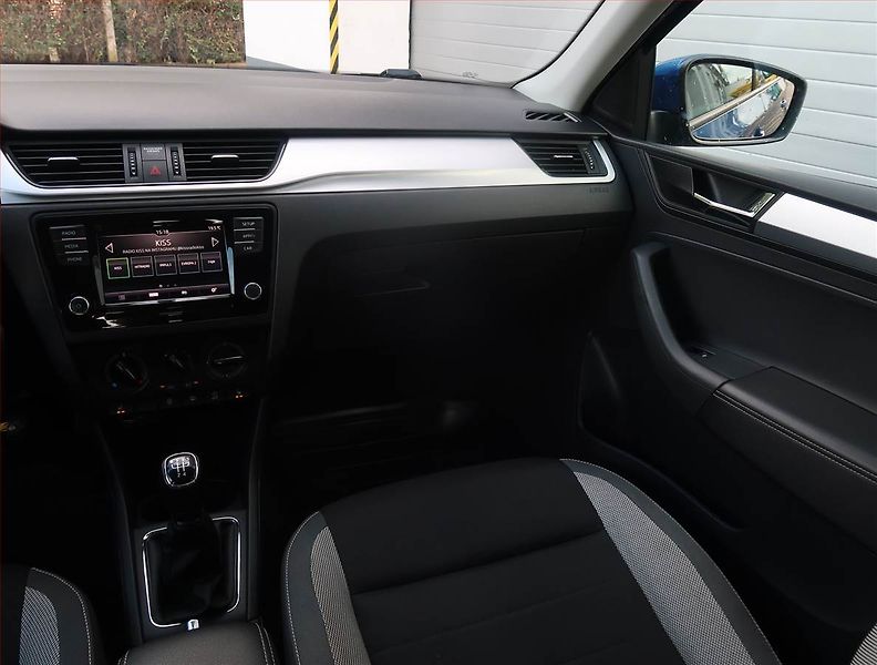 Škoda Rapid (2019) 1.0 TSI, Park. senzory - fotka 8 z 17