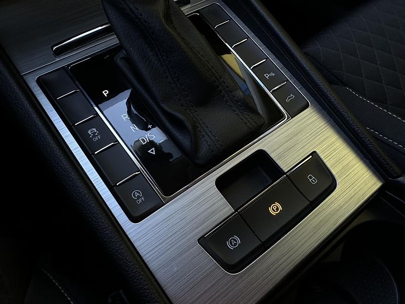 Škoda Superb (2021) KOMBI 2.0TSI/140kW* DSG* - fotka 20 z 39