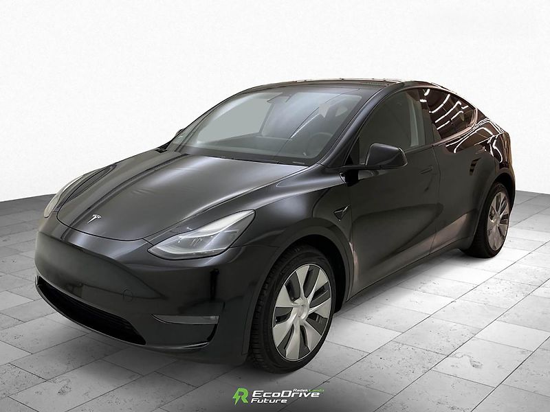 Tesla Model Y (2023) AWD | Berlín | 4×4 - fotka 3 z 9