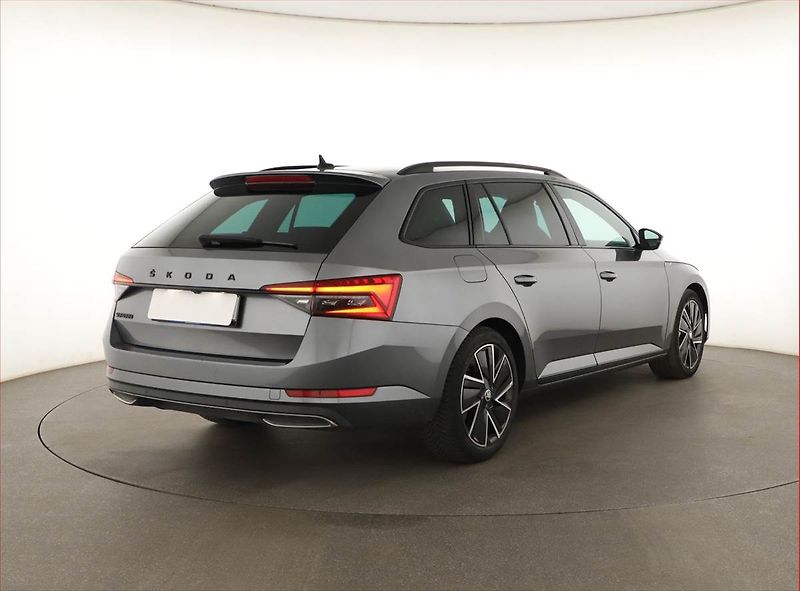 Škoda Superb (2022) Sportline 2.0 TDI - fotka 5 z 19