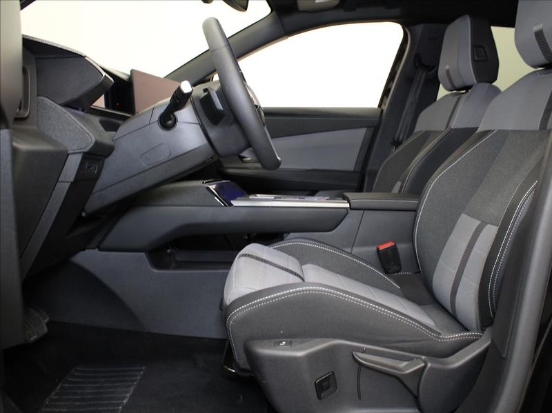 Opel Grandland 1,2 Hybrid 145k. GS-line 17tkm - fotka 6 z 22