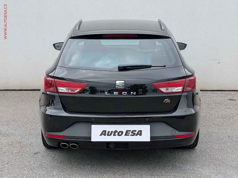 Seat Leon (2015) 2.0 TDi, FR, LED, navi - fotka 5 z 17