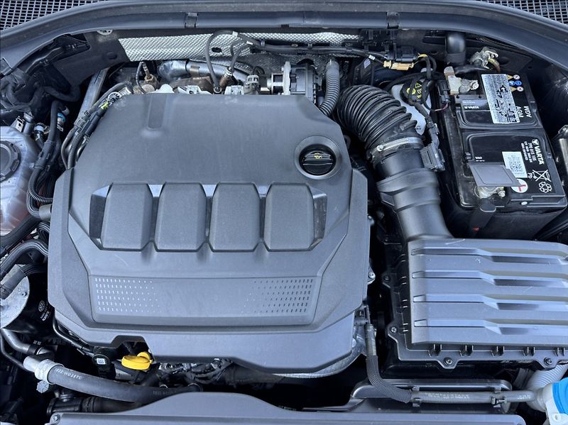 Škoda Superb 2,0 TDI DSG STYLE 1.maj. ČR - fotka 46 z 50