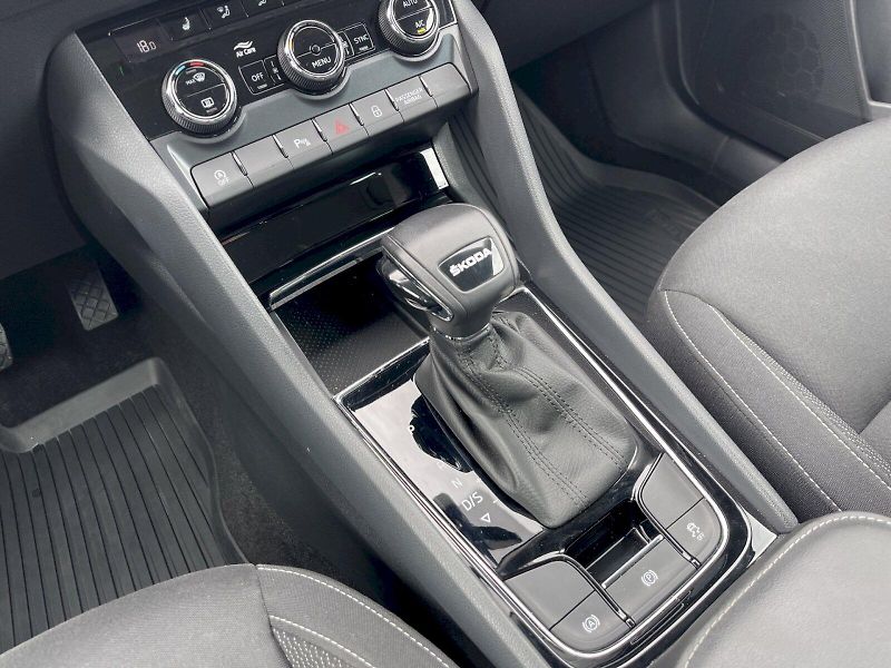 Škoda Karoq (2024) 1.5 TSI 110kW DSG Fresh - fotka 12 z 32