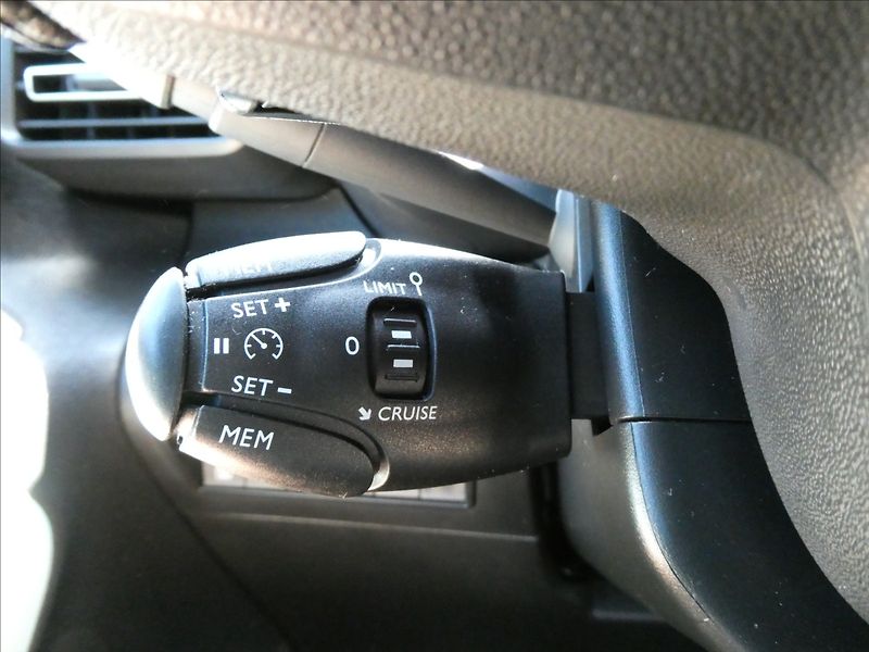 Citroën Berlingo 1,5 BlueHDi96kW LONG 1.maj,AT8 - fotka 34 z 48