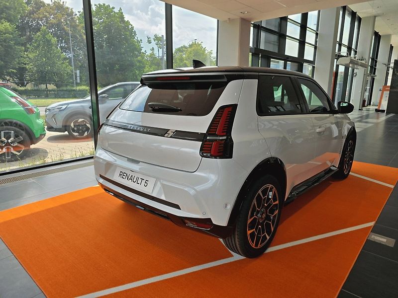 Renault 5 E-TECH (2026) Roland-Garros 150 k comfort ra - fotka 4 z 7