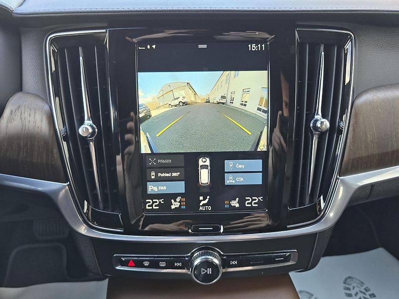 Volvo V90 221kW B6 4x4 R-DESIGN -DPH - fotka 16 z 45