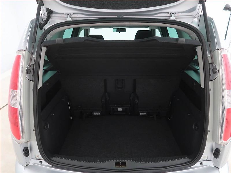 Škoda Roomster (2011) Style 1.6 TDI, Serv.kniha - fotka 14 z 16
