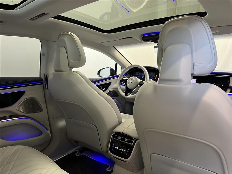 Mercedes-Benz EQS 580 4MATIC Berline - fotka 21 z 23