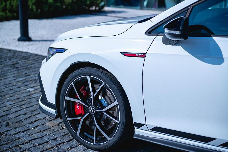 Volkswagen Golf (2022) GTI Clubsport 2,0 TSI 7DSG - fotka 13 z 23
