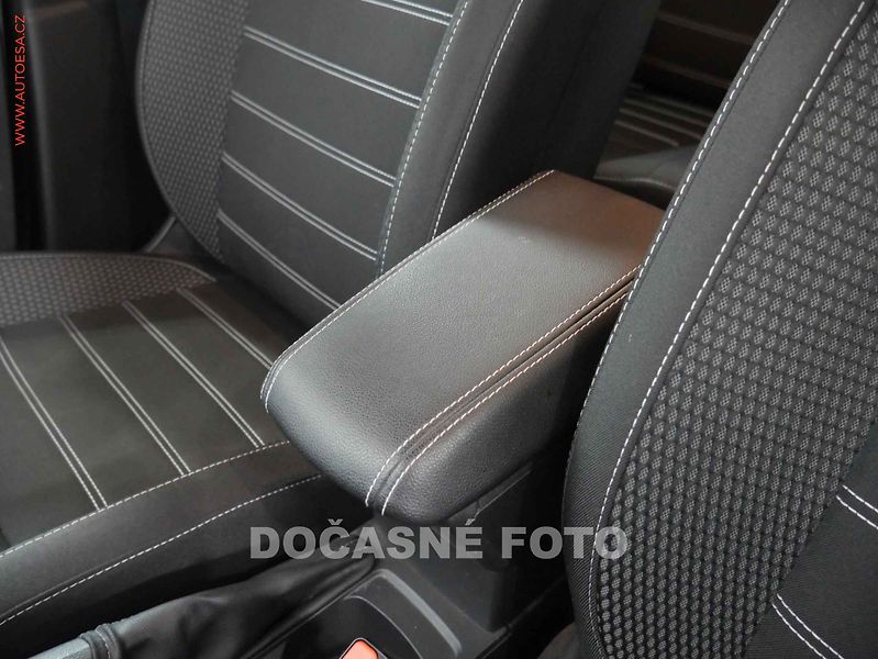 Dacia Duster (2021) 1.0 TCe, 1.maj,ČR, Navi, LED - fotka 17 z 20