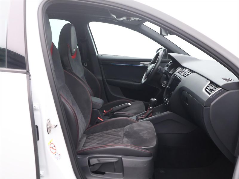 Škoda Octavia RS 2,0 TSI 169kW DSG 1.Maj. - fotka 12 z 33