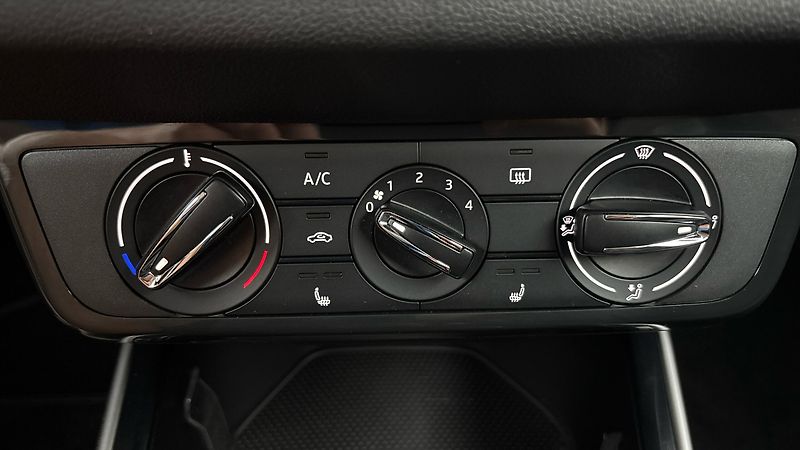 Škoda Fabia 1.0 TSI Style - fotka 13 z 23