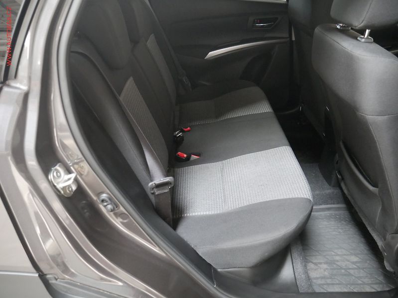Suzuki S-Cross (2024) 1.4i 4x4, 1.maj,ČR, servis - fotka 11 z 23