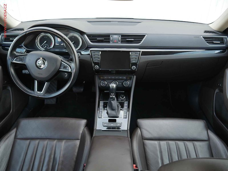 Škoda Superb (2015) 2.0 TDi, 1.maj, DSG, navi - fotka 8 z 20