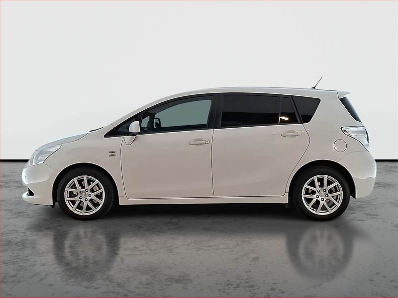 Toyota Verso (2010) 2.2 D-4D, Automat, Navi - fotka 3 z 21