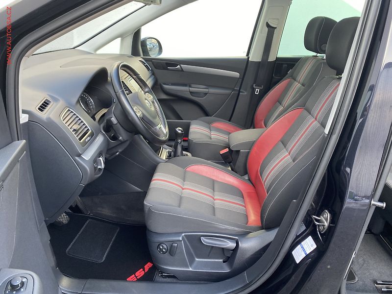 Volkswagen Sharan (2012) 2.0 TDi, Match, bixen, panor - fotka 9 z 18