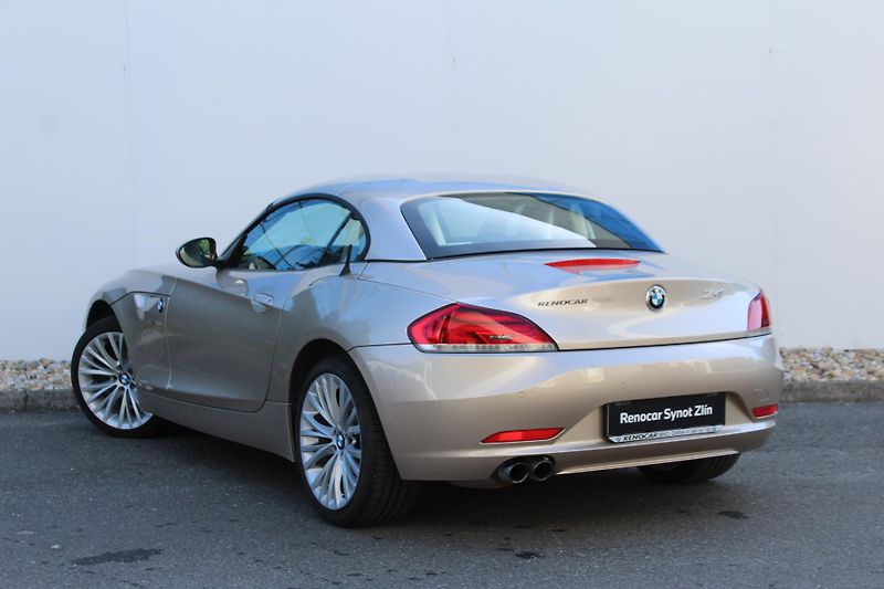 BMW Z4 sDrive28i - fotka 7 z 20