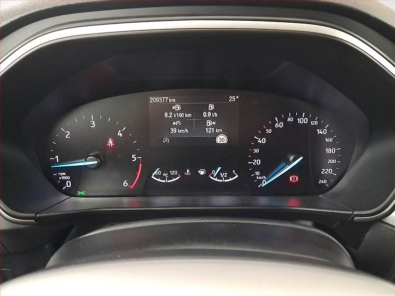 Ford Focus (2019) 1.5 EcoBlue, Navi, Tempomat - fotka 11 z 19