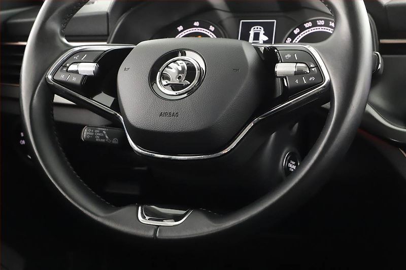 Škoda Kamiq (2021) Style 1.0 TSI, Serv.kniha - fotka 8 z 16