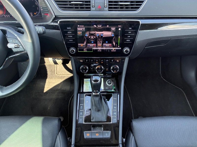 Škoda Superb (2023) L&K 2.0TDI 147kW DSG 4x4 CZ  - fotka 10 z 11