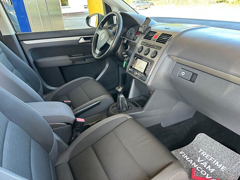 Volkswagen Touran (2009) 1.4TSi - fotka 8 z 16