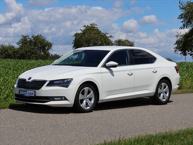 Škoda Superb 2,0 TDI 110kW DSG Xenon CZ - fotka 2 z 28