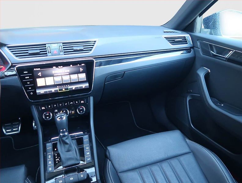 Škoda Superb (2024) 2.0 TDI - fotka 8 z 17
