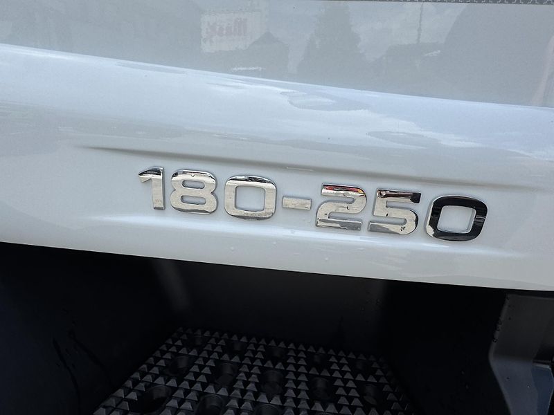 Iveco (2026) EUROCARGO 180-250HÁK 1000-1570 - fotka 7 z 28