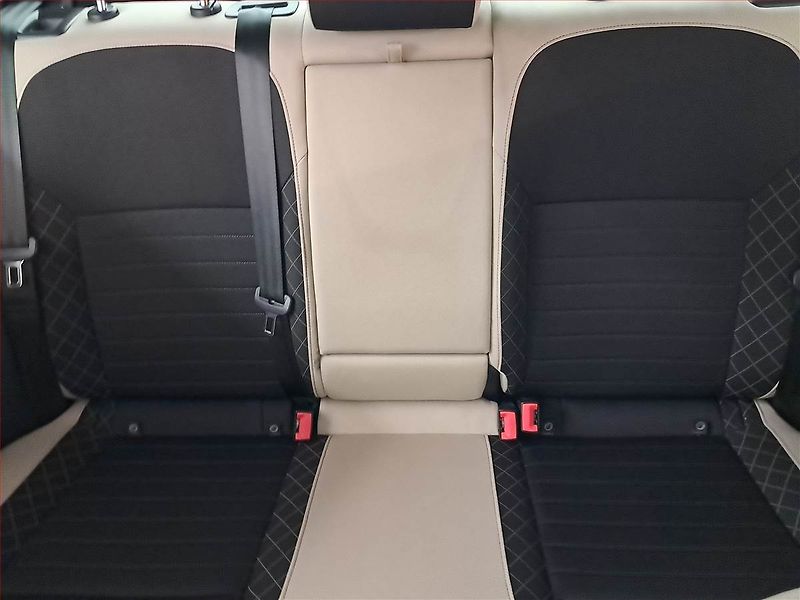 Škoda Rapid (2018) 1.0 TSI, Bi-Xenony, Tempomat - fotka 10 z 19