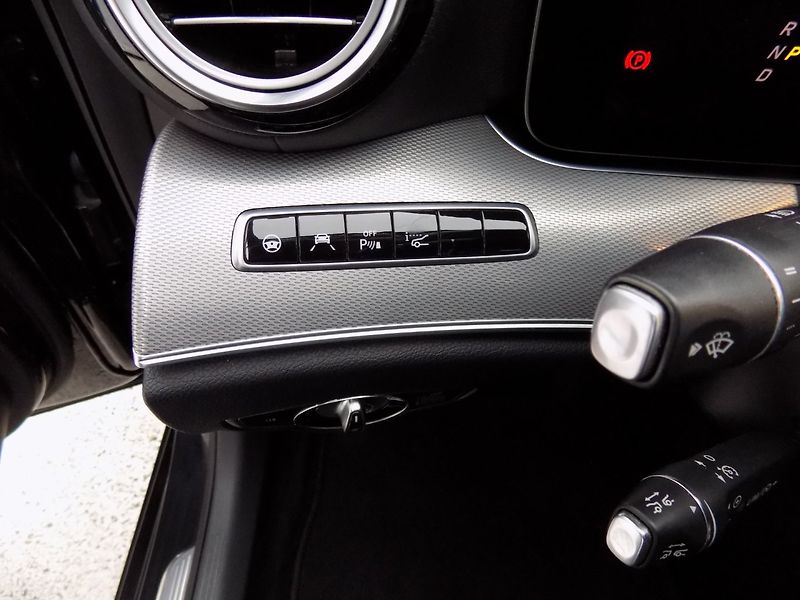 Mercedes-Benz Třídy E (2018) 350d/AMG Line/4-Matic/LED/ - fotka 22 z 45
