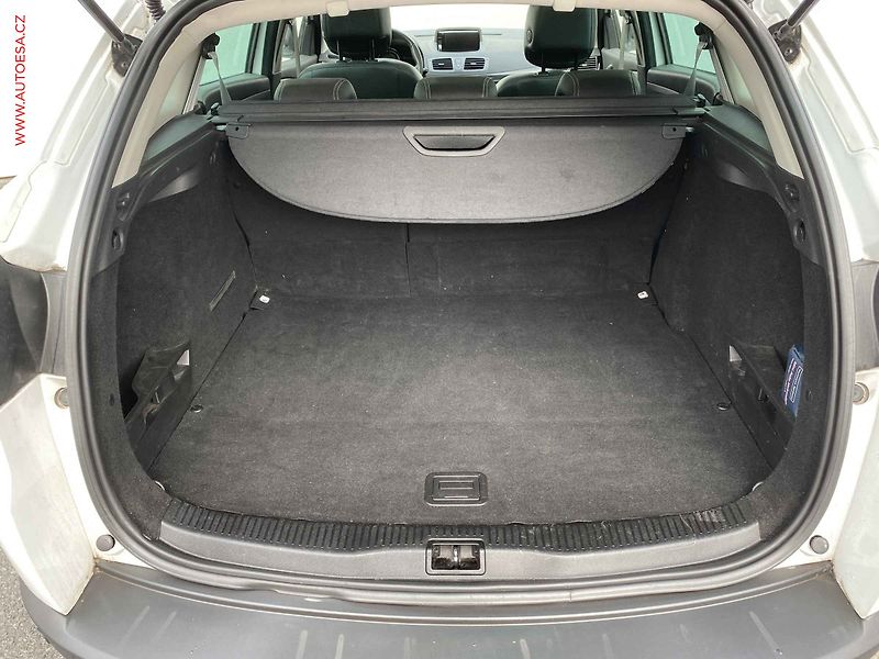 Renault Mégane (2014) 1.5 dCi, BOSE Edition, panor - fotka 7 z 19