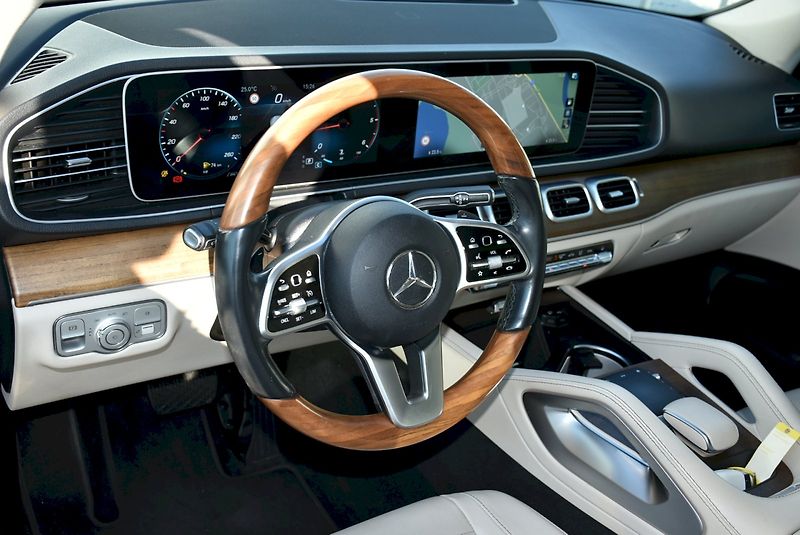 Mercedes-Benz GLE (2021) AMG PAKET 300D - fotka 11 z 34