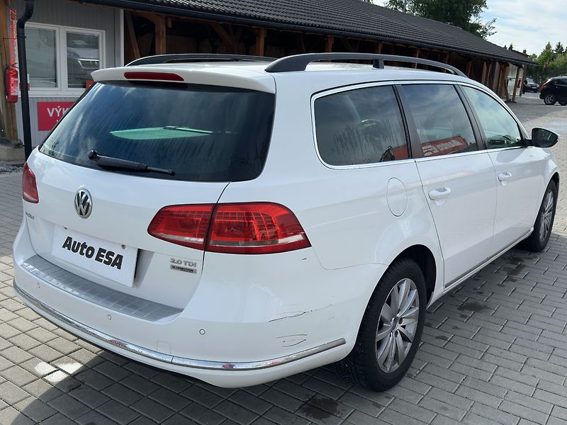 Volkswagen Passat (2014) 2.0 TDi, 2.maj,ČR, Bixen - fotka 4 z 20