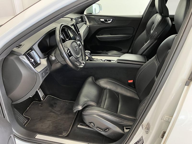 Volvo XC60 T6 AWD R-Design POLESTAR AT8 - fotka 18 z 57